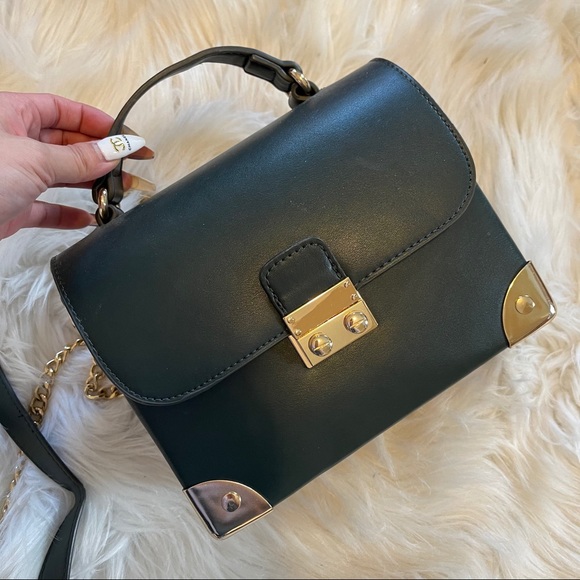 Forever 21 Handbags - Forever 21 Boxy Satchel Bag